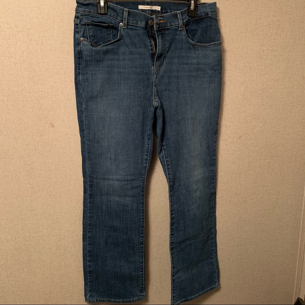 Women’s Levi’s bootcut jeans 12